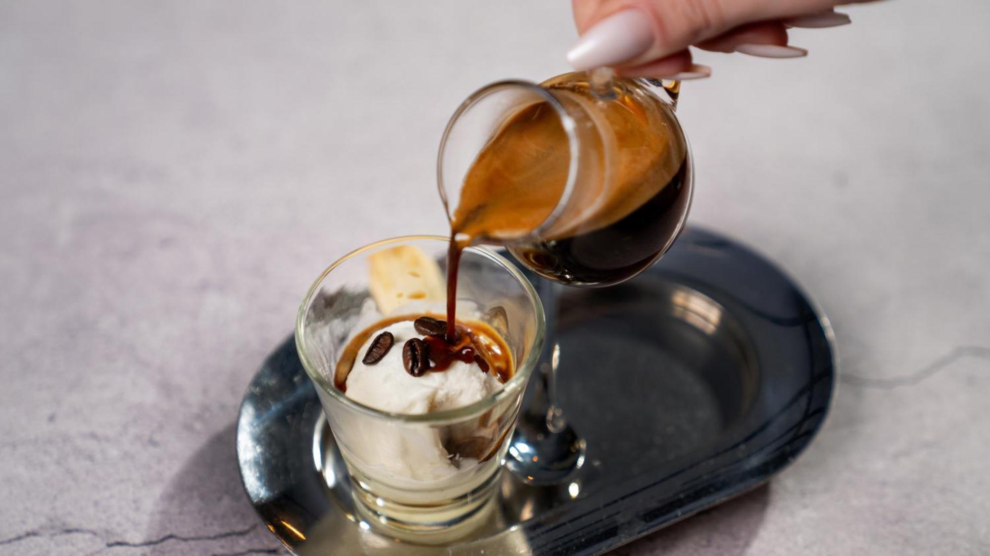 The Abdali Boulevard Hotel Амман Экстерьер фото Preparation of an affogato