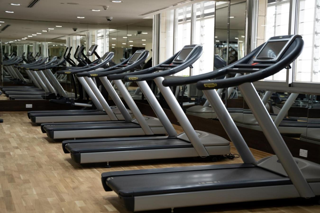 The Abdali Boulevard Hotel Амман Экстерьер фото Treadmills in a gym