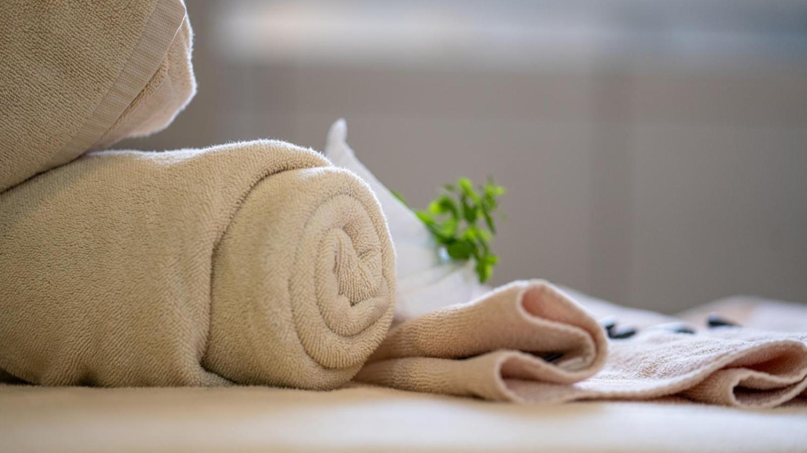 The Abdali Boulevard Hotel Амман Экстерьер фото A rolled towel