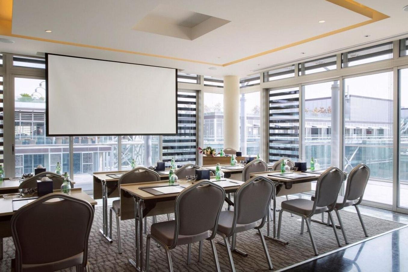 The Abdali Boulevard Hotel Амман Экстерьер фото Meeting room