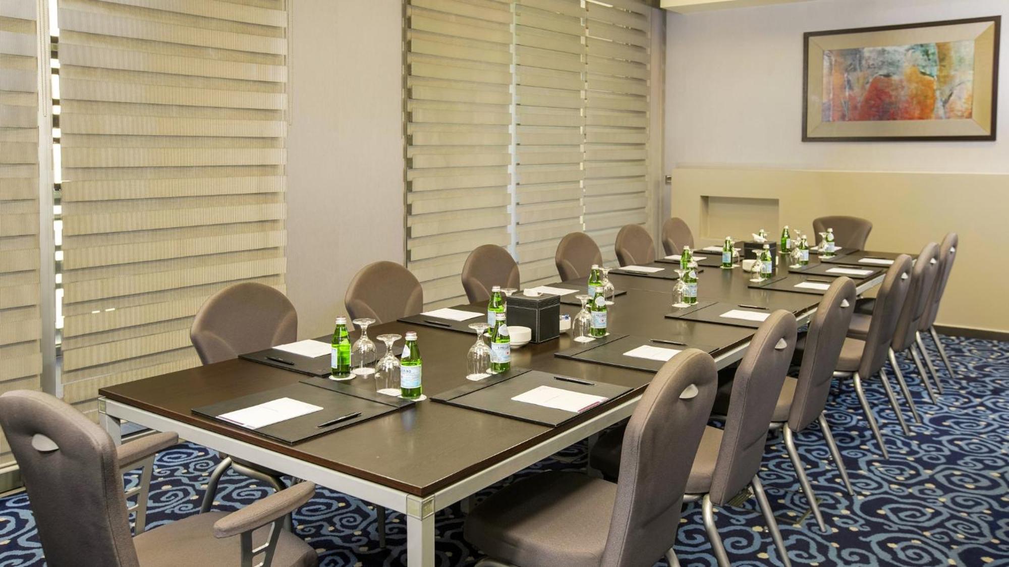 The Abdali Boulevard Hotel Амман Экстерьер фото Meeting room